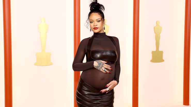 Image for People Are Losing Their Minds Over Rihanna's Sexy Breastfeeding Bra